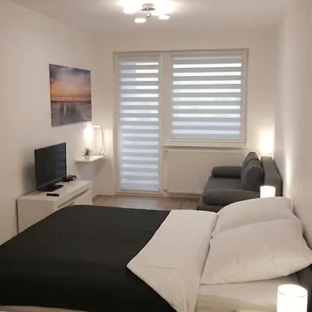 Sloneczne Tarasy Apartment *